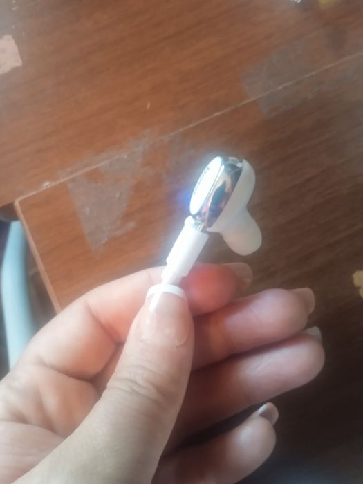Продам беспроводные наушники Bluetooth