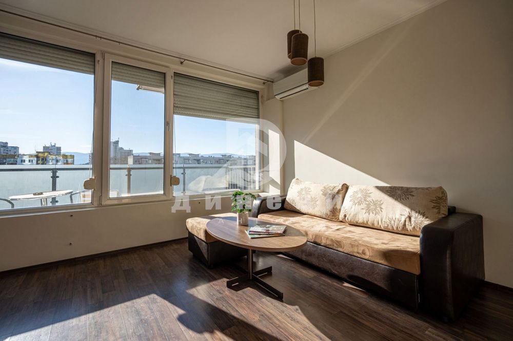 Двустаен апартамент в Каршияка