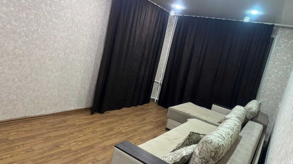 Срочно продается 2 комн , в центре