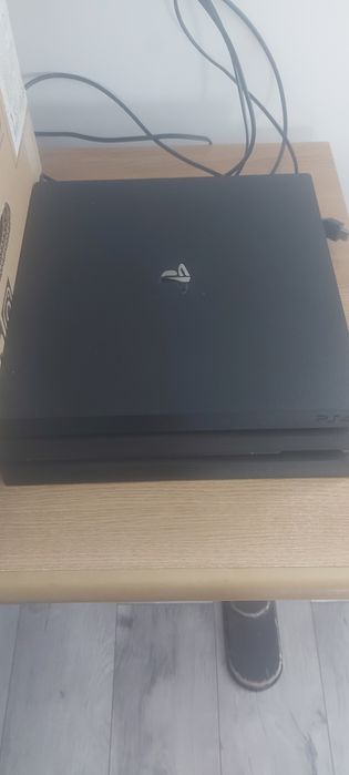 PS4 foarte puțin folosit