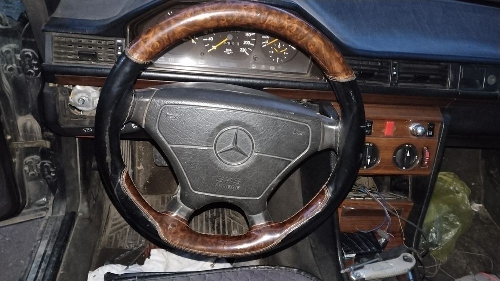 Запчасти Мерседес 124