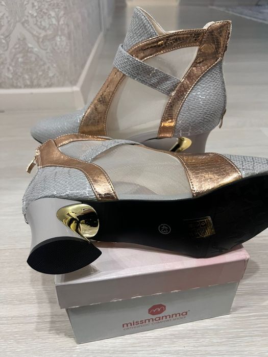 Продам обувь новая