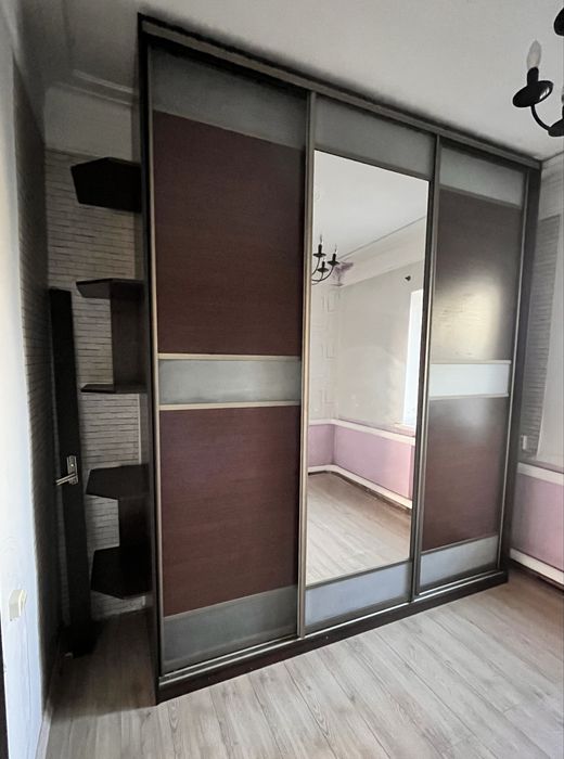Плательный шкаф огромный