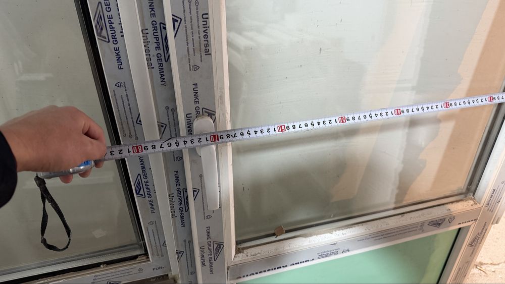 Балконная дверь с окном