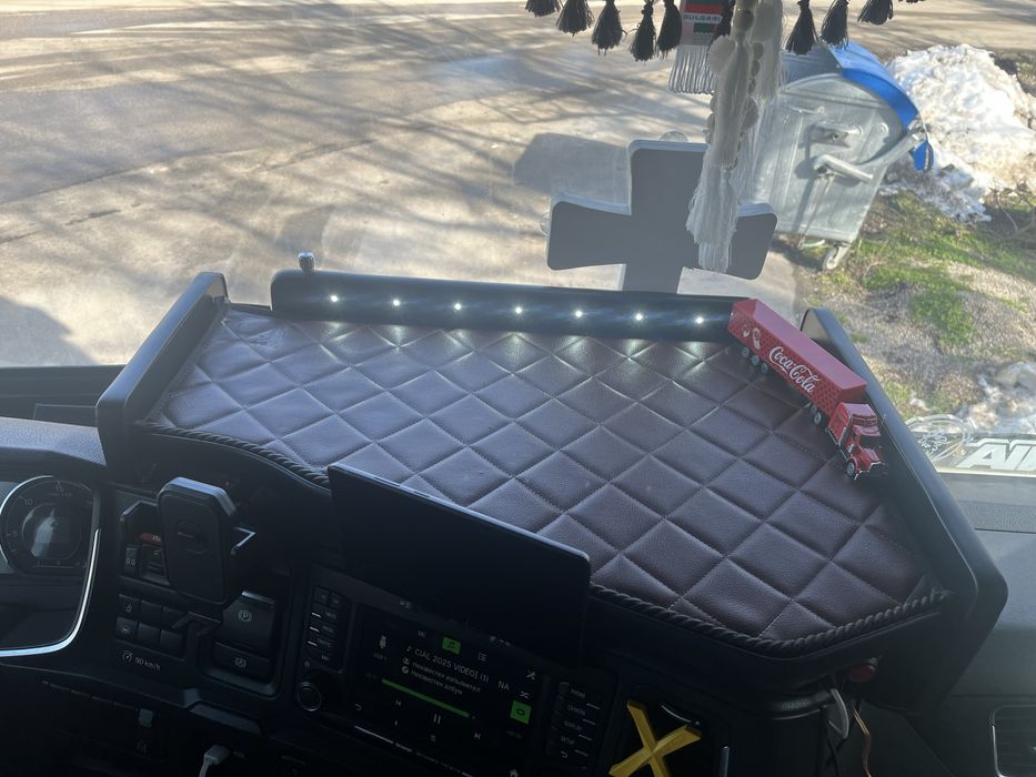 Кожена маса за Scania