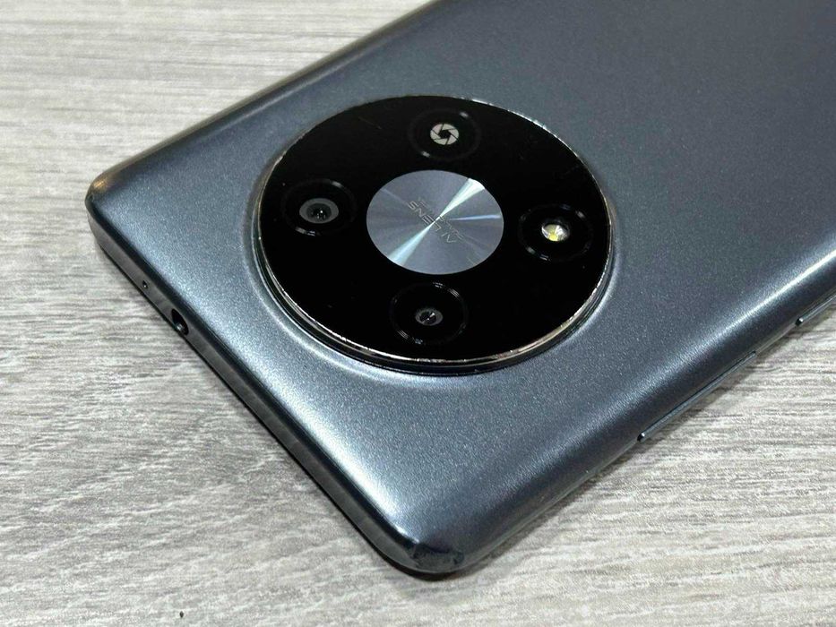 5G UG phone U23 128GB 4RAM / Спукан дисплей