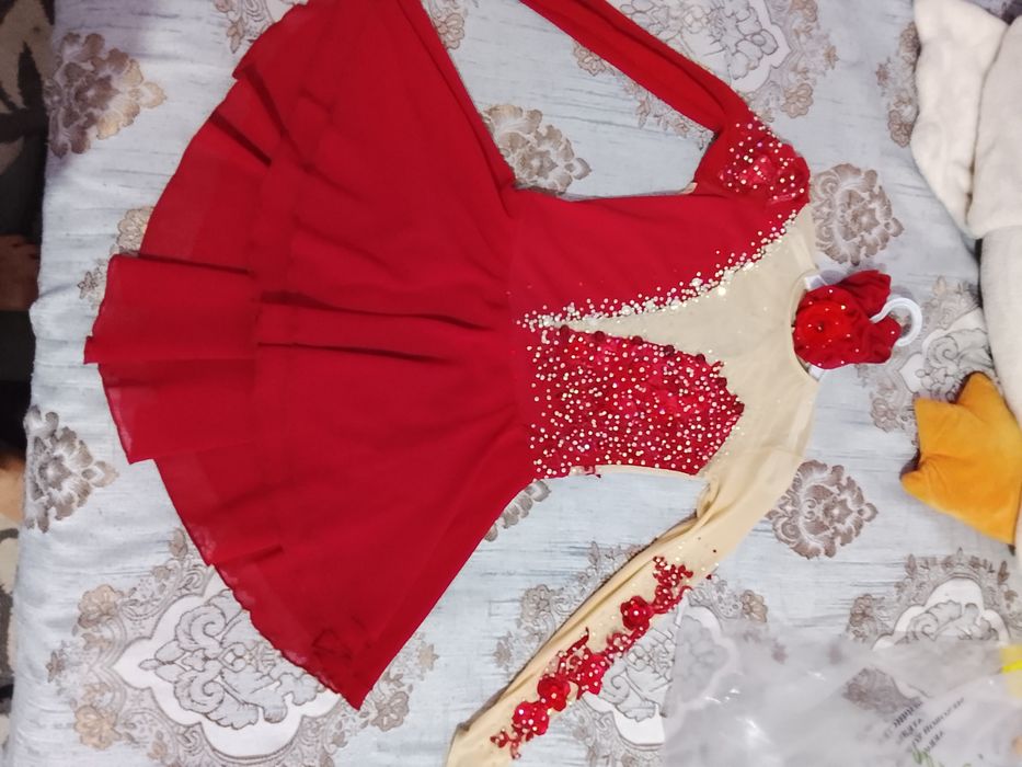 Продам платье для фигурного катания