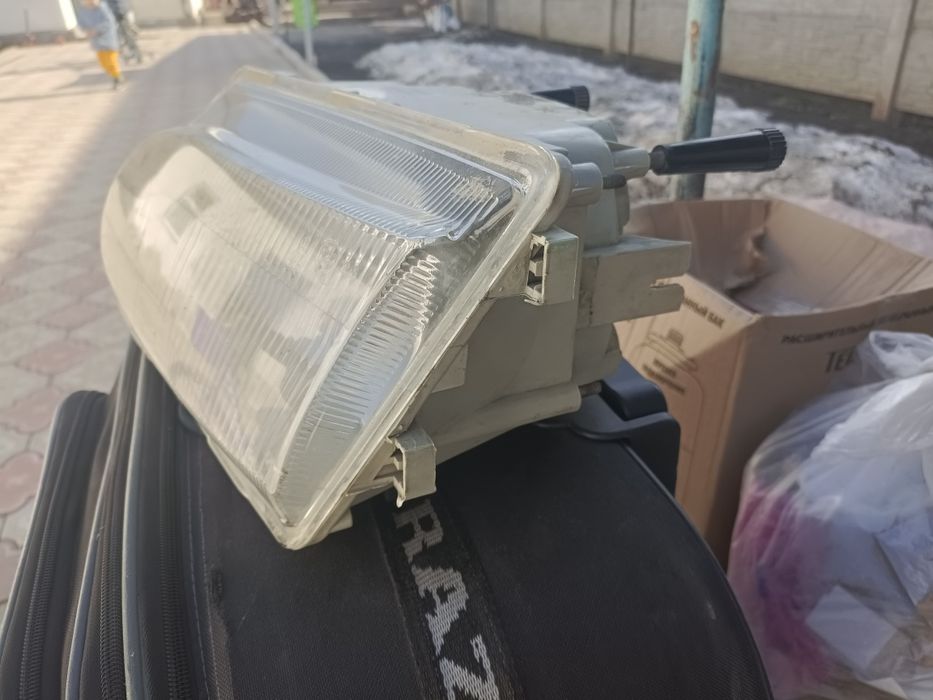 Продам левую фару