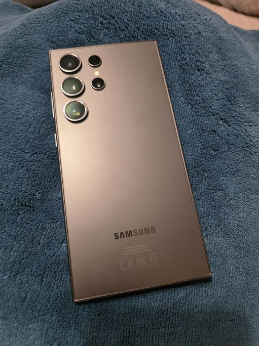 Samsung Galaxy S24 Ultra 256GB Titanium Gray impecabil