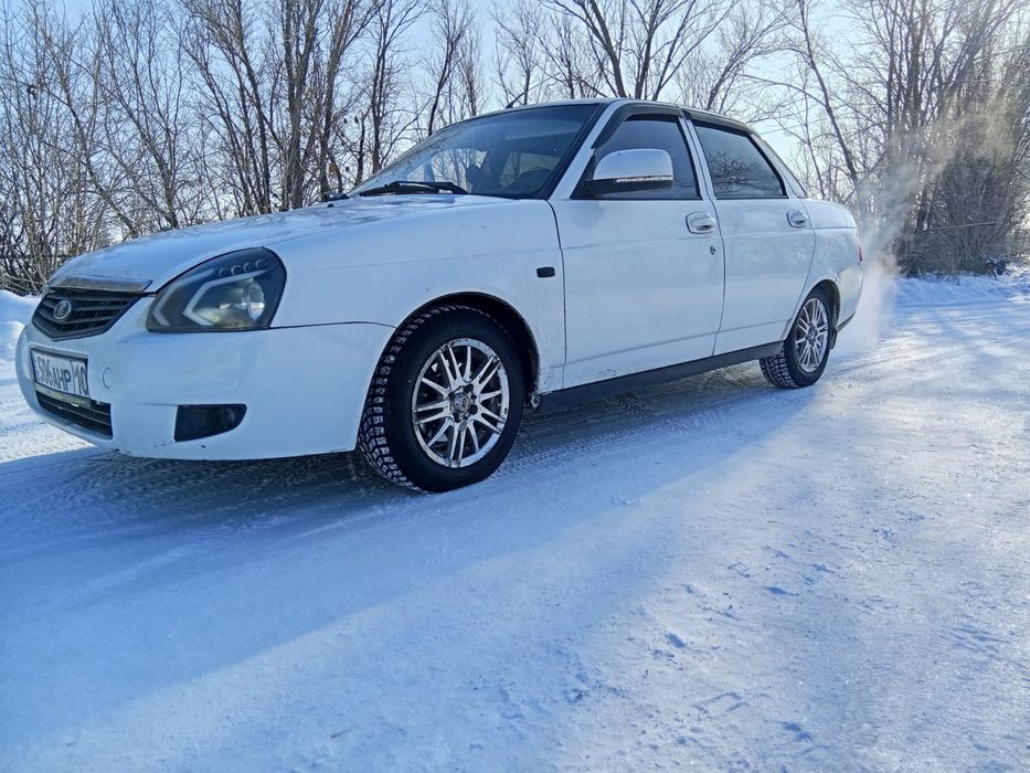 Продам приору седан