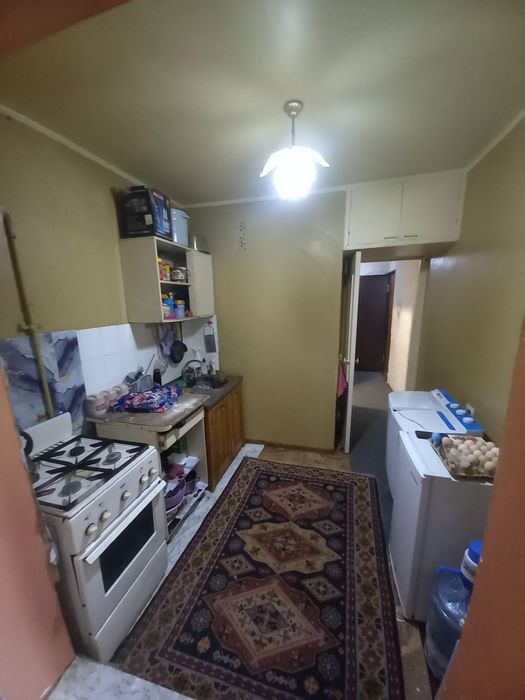 Продается 2х ком кв в Чирчике 1 мкн 2 этаж около 24 школы