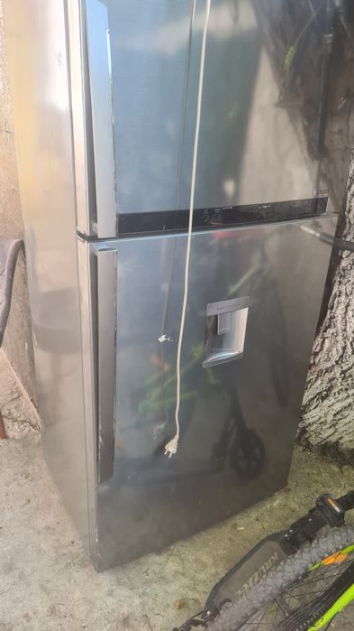 Frigider mare LG  urgent