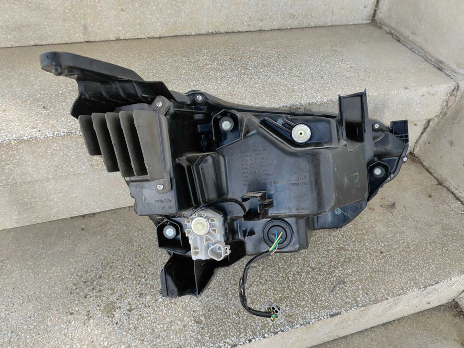 Фарове Isuzu D-Max LED ляв десен / Фарове Исузу Д-Макс / Фар Isuzu D-Max Оригинални