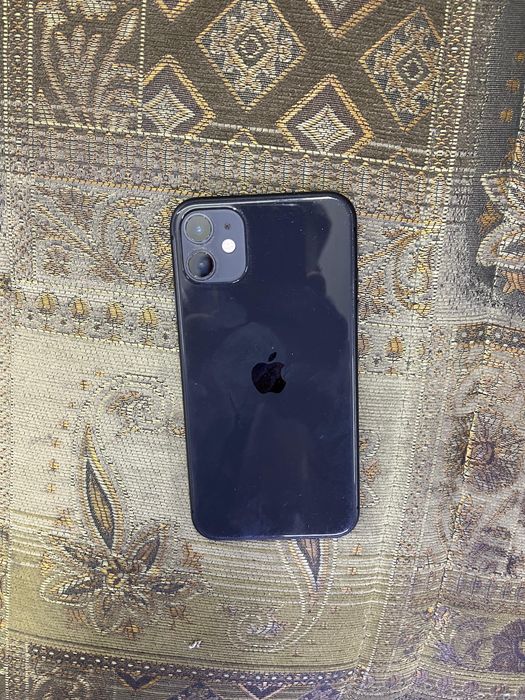 Продам iPhone 11 128