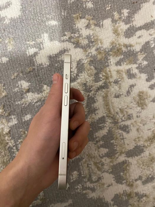 Iphone 13 в белом цвете