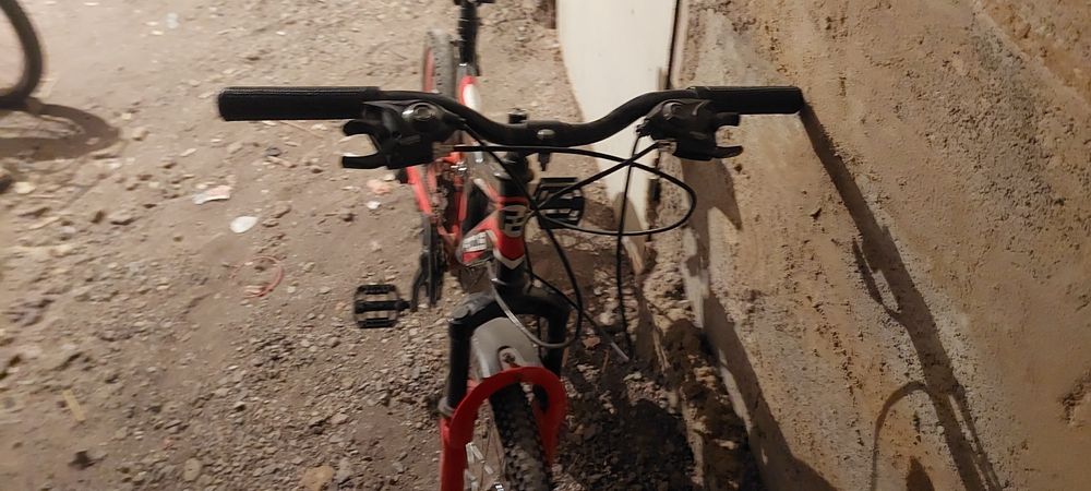 Продам сорочно 2 велосипеда.