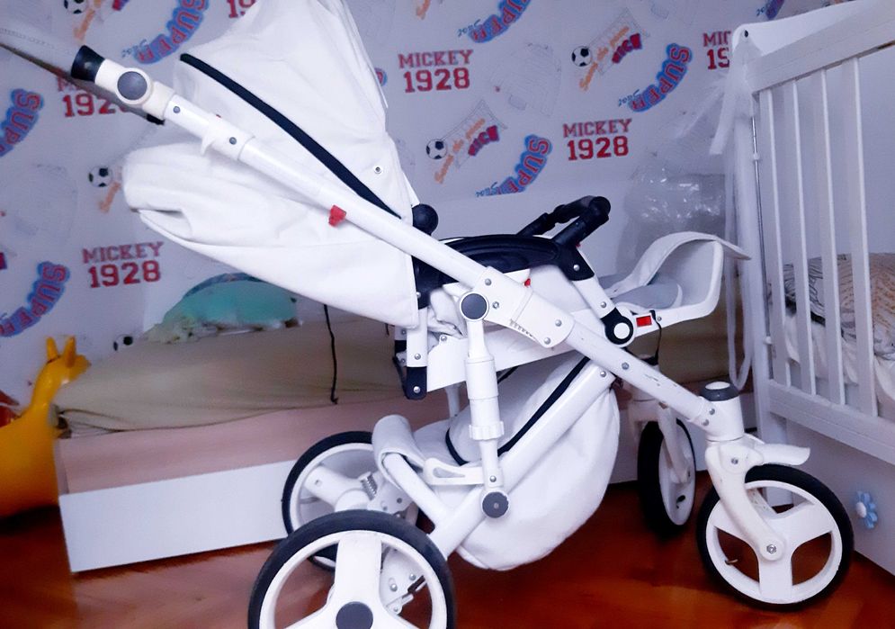 Бебешка количка Skay с два коша