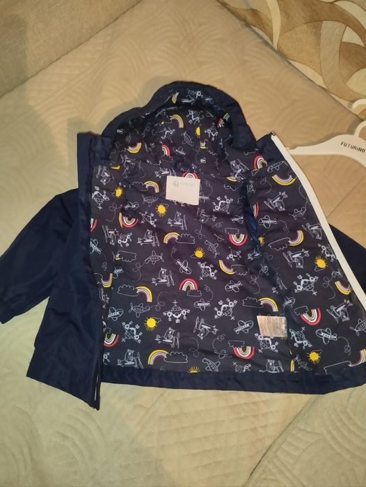 Продам детскую ветровку