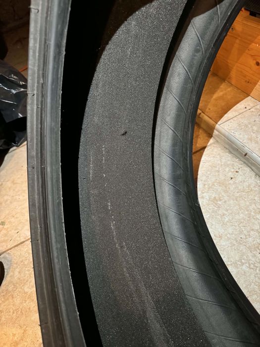 Продавам комплект 4 бр. Michelin Pilot Sport EV Acoustic 255/40 R20 101W XL T0 – Tesla Original