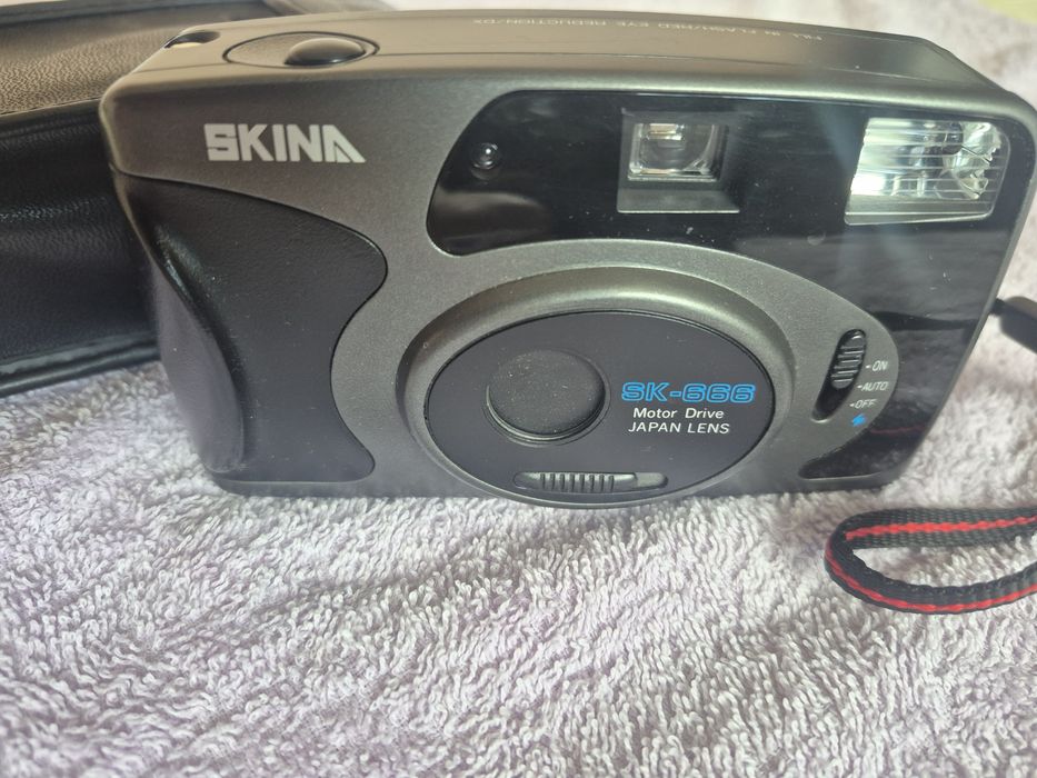 Продавам оригинален ретро фотоапарат SKINA SK 666