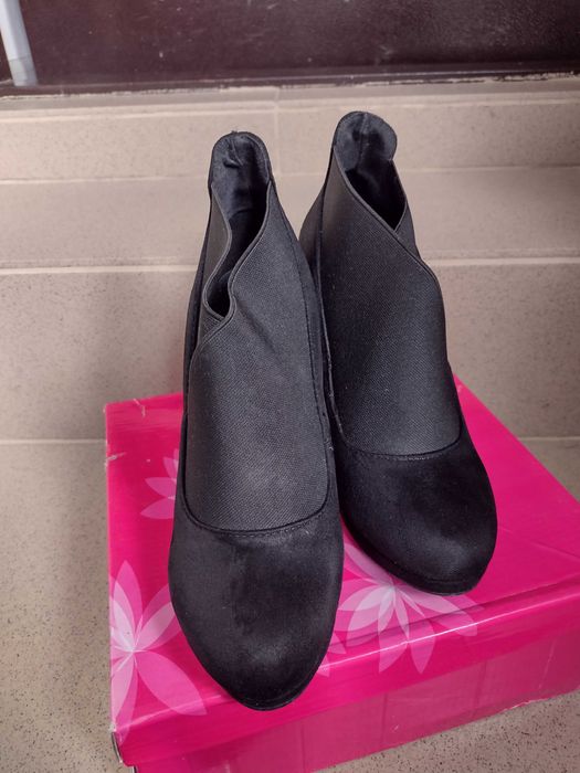 Ghetute dama cu toc gros, nr.36, imitatie piele intoarsa, NOI in cutie