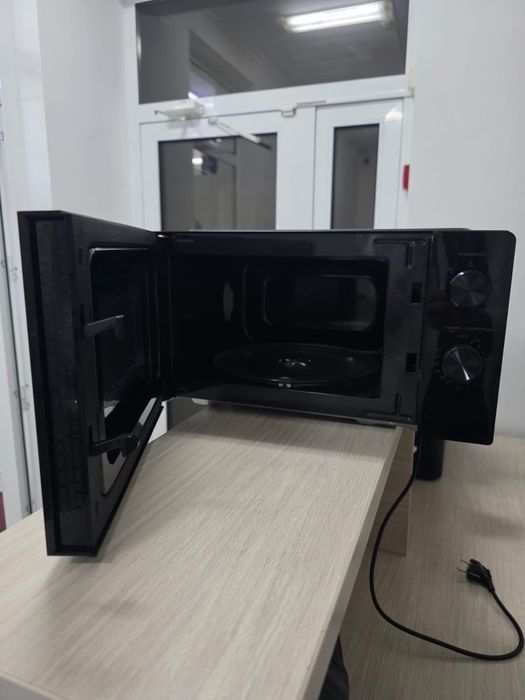 Микроволновка Midea