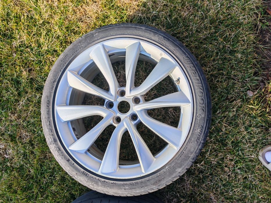 Set roti 19 inch tesla model 3