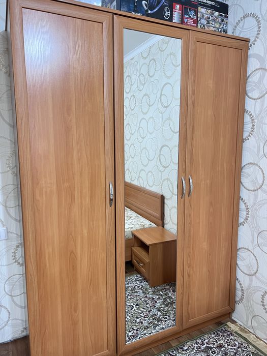 Продам спальный гарнитур