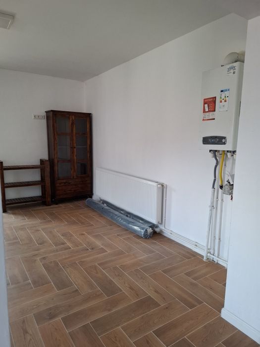 Vand casa finisata  3 camere