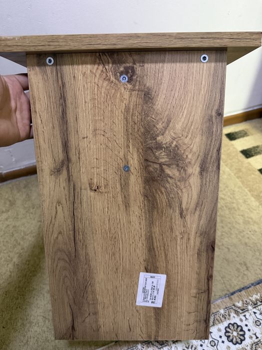 Деревянная табуретка