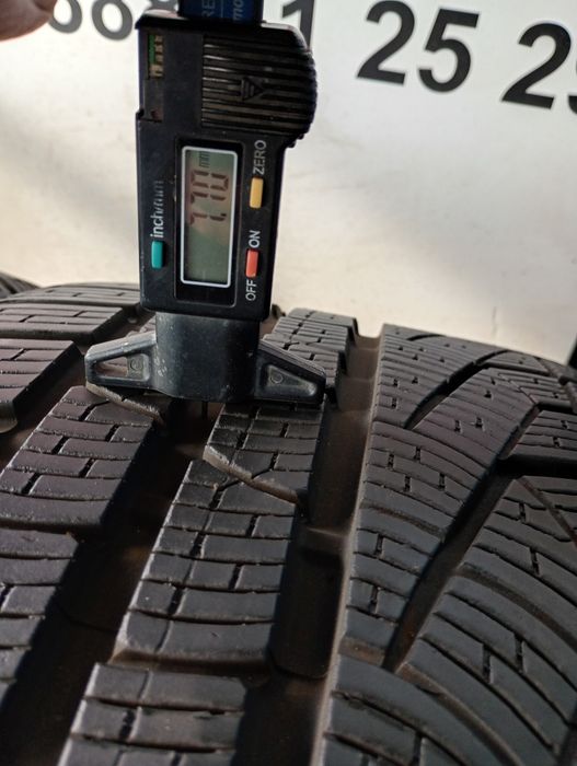 Топ състояние 4бр 255/40/18 Pirelli dot3715