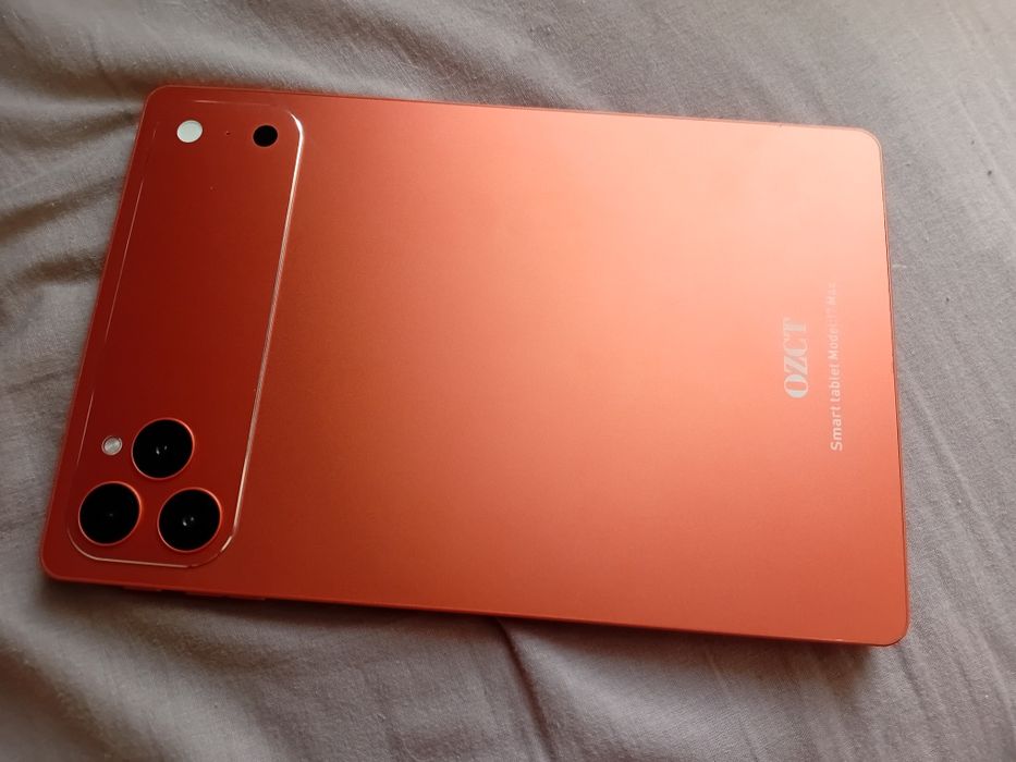 Продам сломанный планшет OZCT 17 MAX LG
