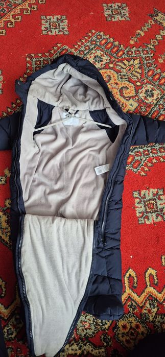 Продам детскую куртку