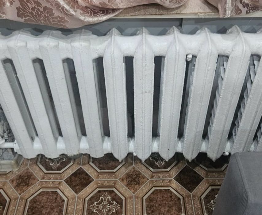Продам чугунные батарее