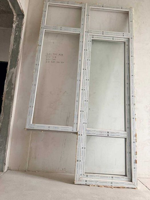 Срочно! Перегородка ПВХ с дверью и окном