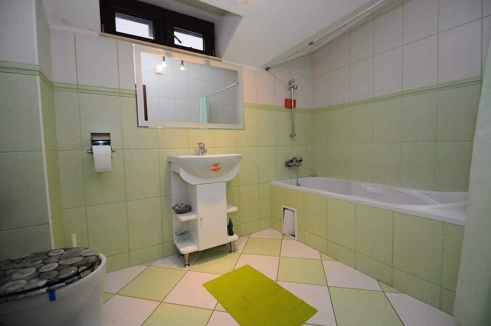 Inchiriere casa
