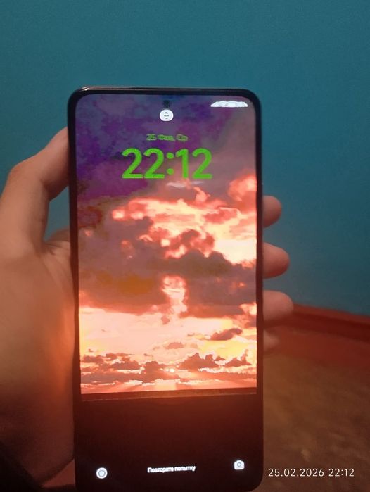 Телефон POCO F3.