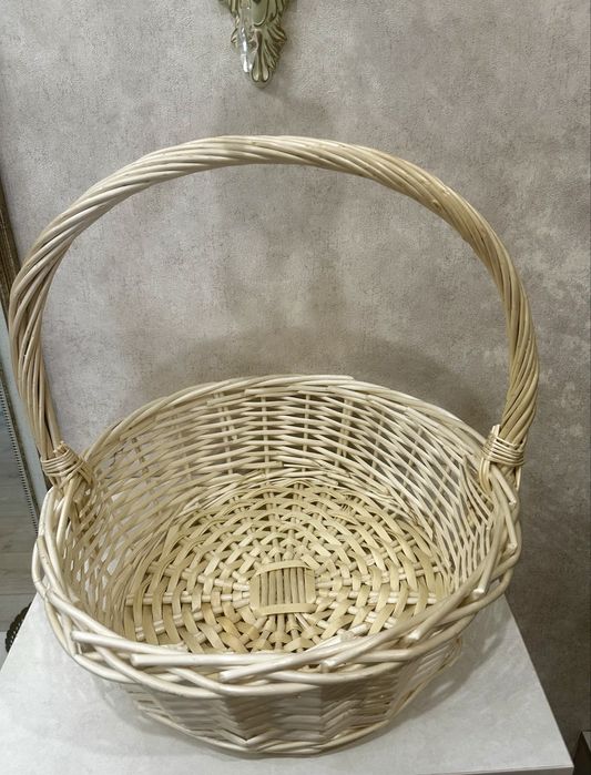 Корзины темно-коричневые и светлая