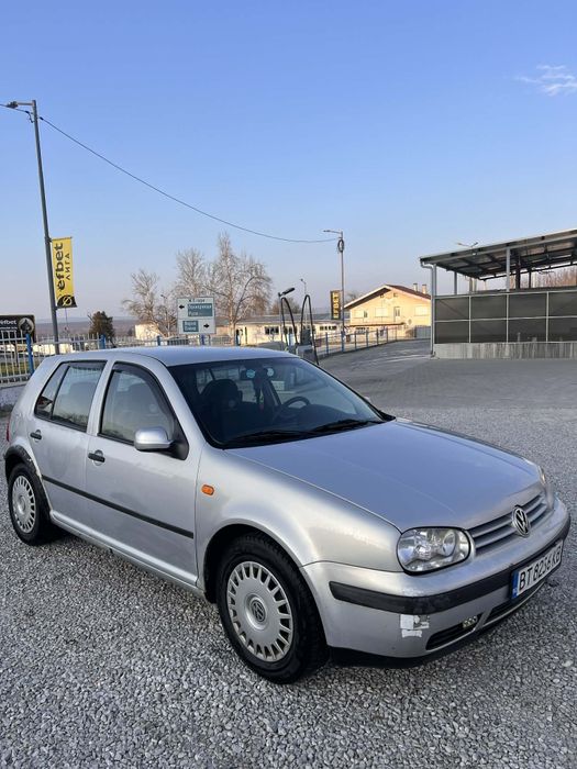 Продавам Volkswagen Golf 4 1.6