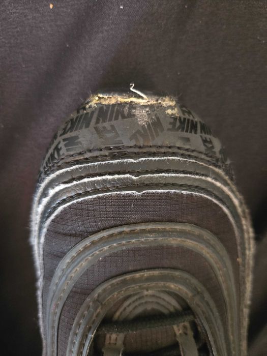 Продавам мъжки маратонки Nike