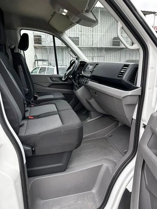 Inchiriere duba fara sofer vw crafter 450lei/zi