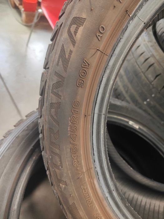2бр.летни гуми 215/45/16 Bridgestone