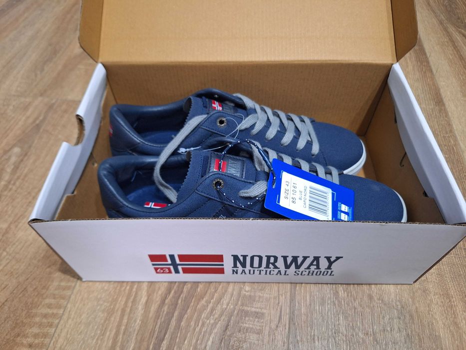 Продавам мъжки спортни обувки