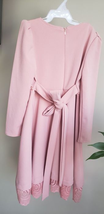 Два платья за 4000. На 4- 5лет.