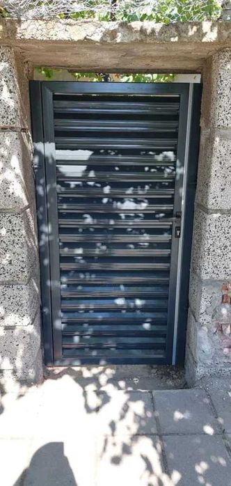 Оградни пана и врати тип щора/Монтаж на термопанел
