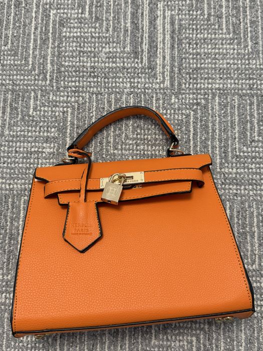 Елегантна луксозна чанта в стил Hermès Kelly