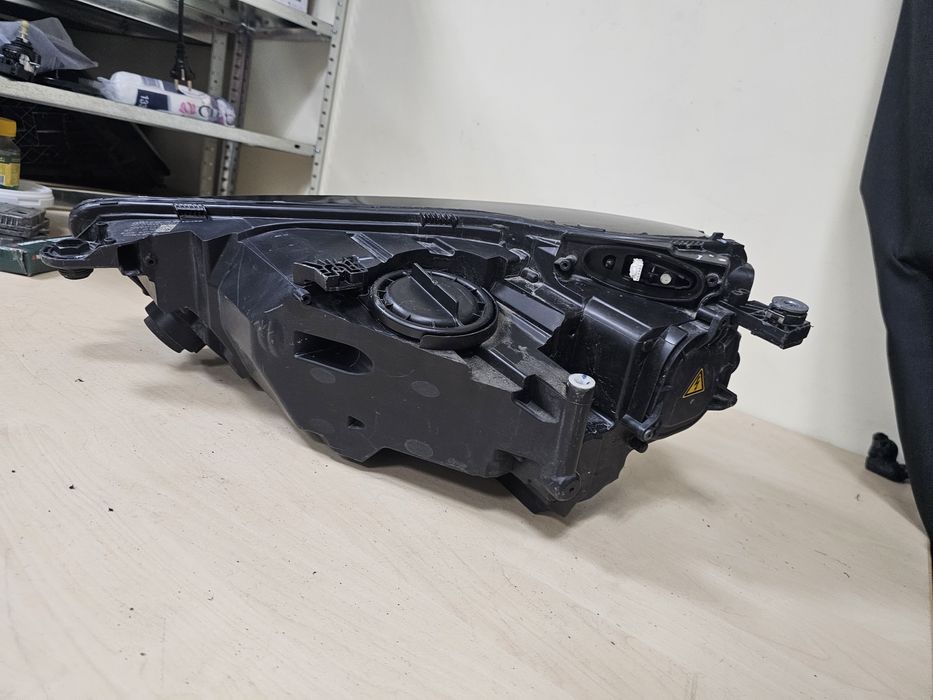 Американски десен фар Audi Q5 usa far ауди кю5