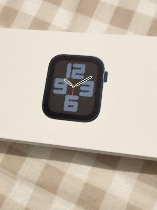Продам apple watch se 2, 44mm