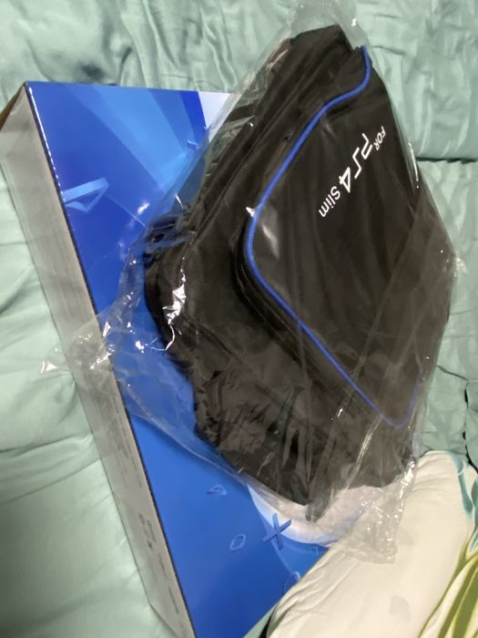 Срочно продам PS4 Slim 500GB