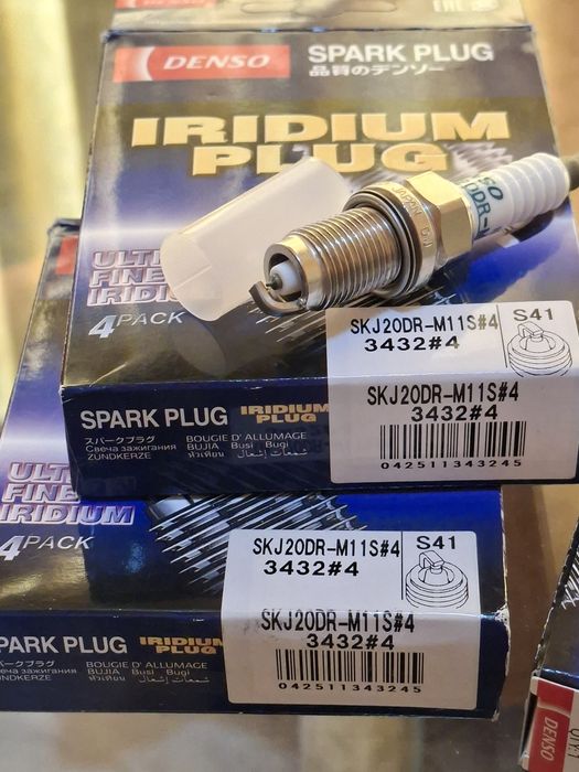 DENSO -Японски  IRIDIUM  PLUG оригинални свещи  -SKJDR-M11
